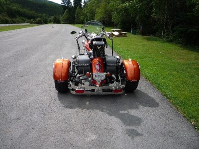 Honda VTX 1800 + Triax avec pneus 250-40-18